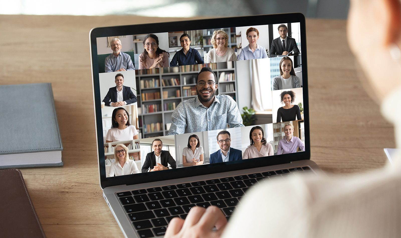 Decorative image for our Managing Remote Teams online course